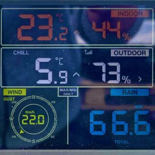 Momenteel is het in de dakserre meestal een tweetal graden warmer dan erbuiten. Maar vandaag deed de zon haar best om tussen de hagelbuien door een voorsmaakje van de zomer te geven ☀️

[ #dakakker #moestuin #serre #serreophetdak #zelfvoorzienend #stadslandbouw #cohousing #samentelen #weerstation ]
